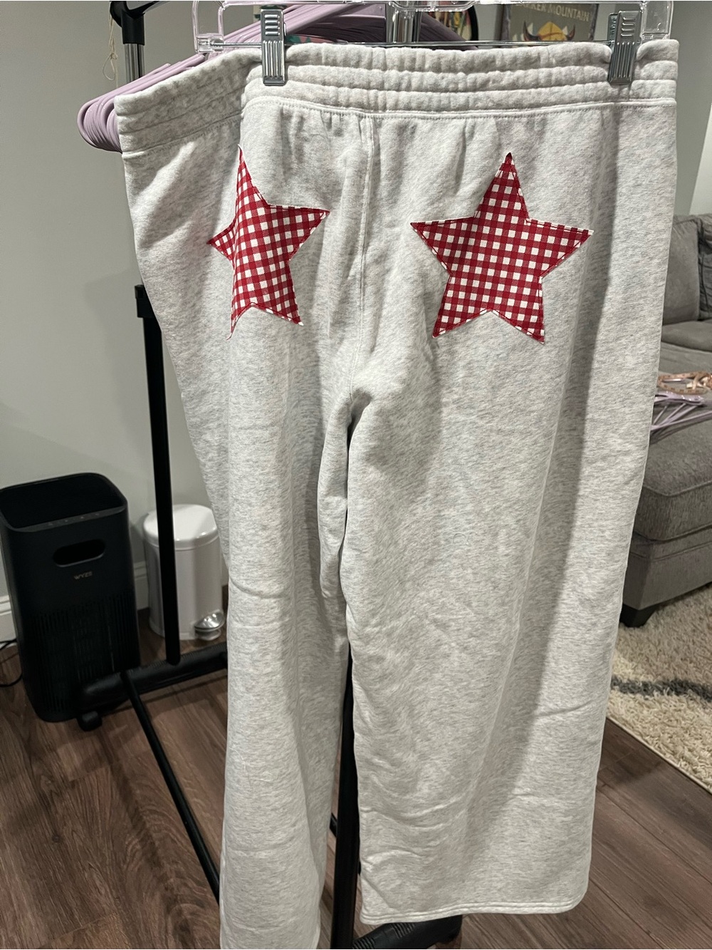 Hollister NWT Grey Star Patch sweatPants - Red Gingham Stars size L short